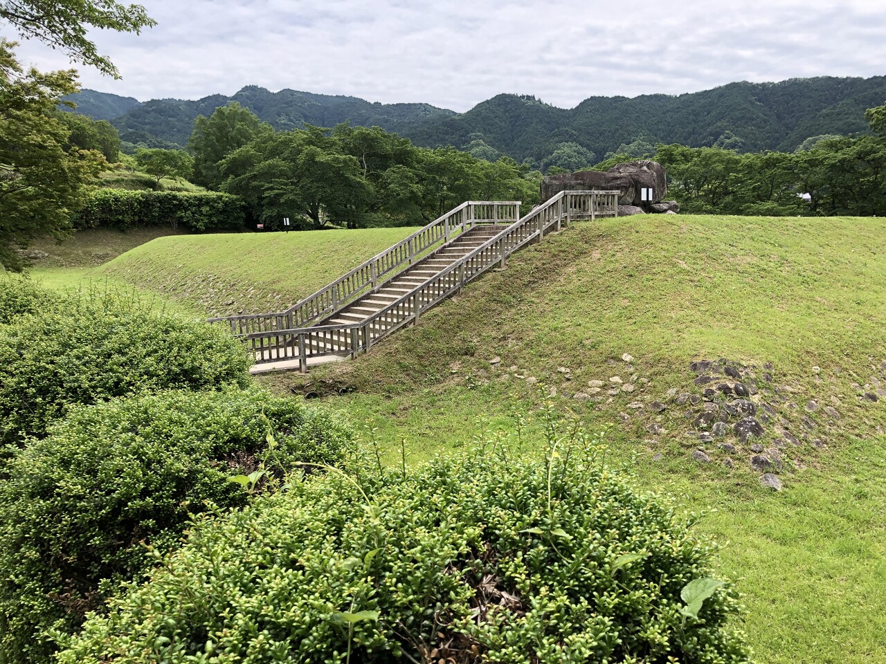 石舞台古墳【奈良県高市郡明日香村】 : 風兎竜 kaze to ryuu