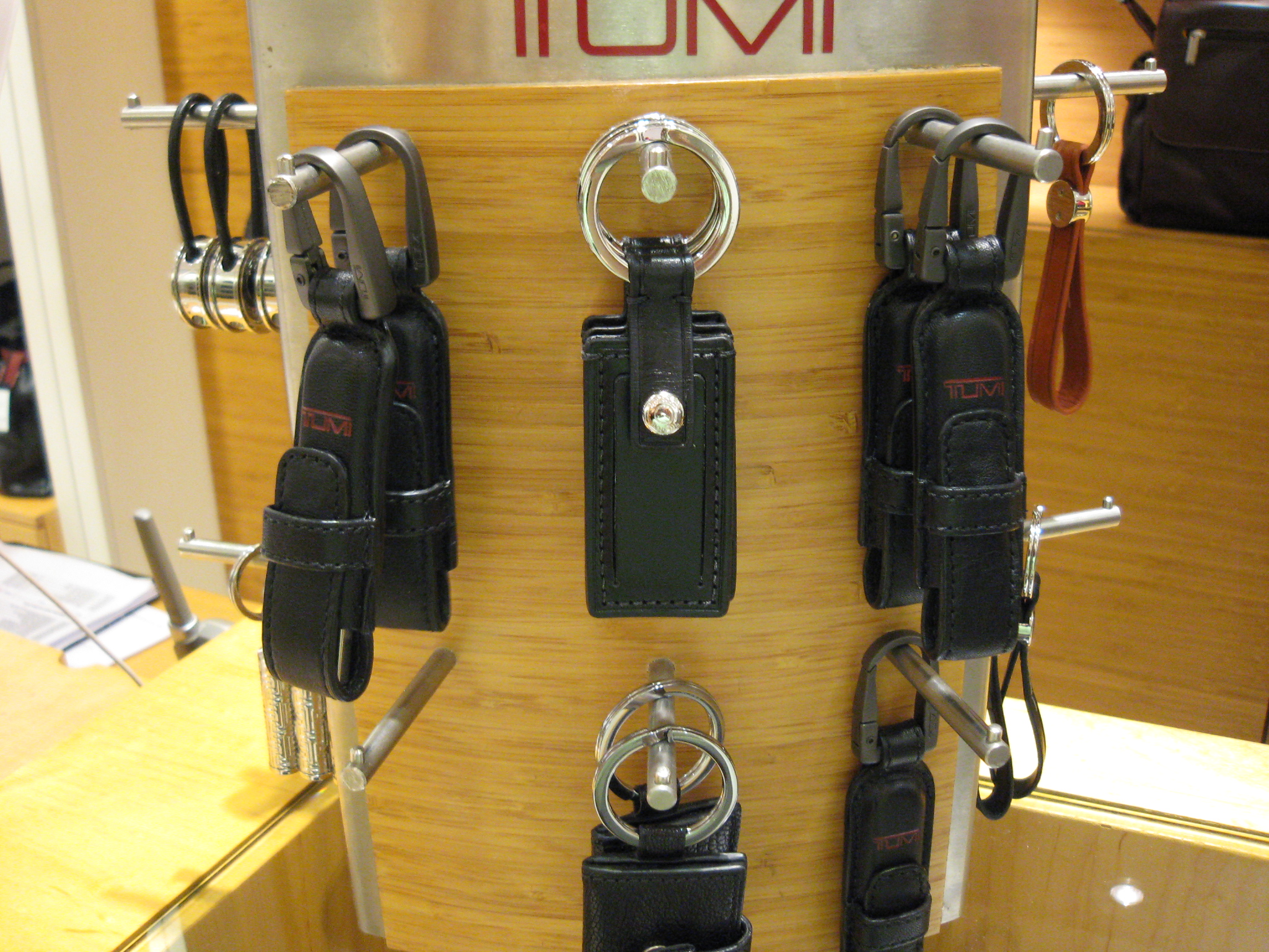tumi usb