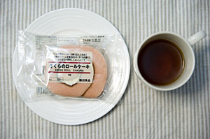 さくらロール(無印)&ほうじちゃ