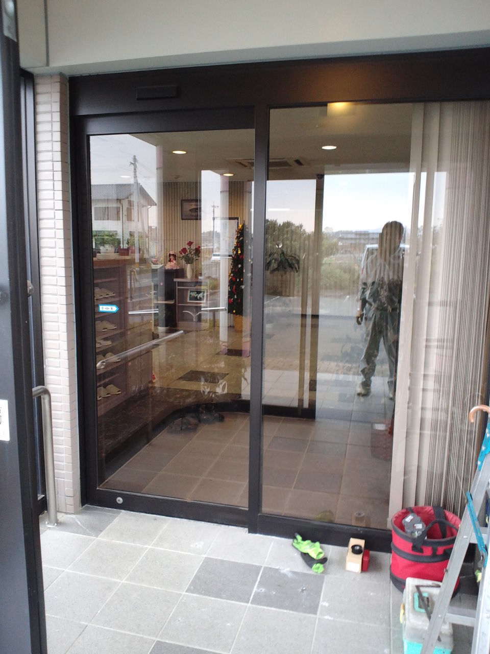 今日の現場は ｙｋｋ自動ドアの修理とナブコ自動ドアの修理です 坂本自動ドア製作所 自動ドア部品