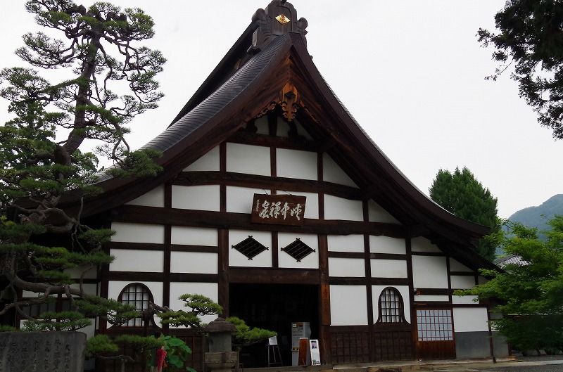 手描きろうけつ染め9寸名古屋、葉の集い、阿部容子一点しかない希少な作品です。 古屋絵菜」展 恵林寺にて : ラブ甲州