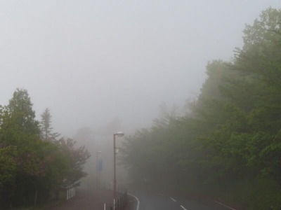霧の中へIMG_5100