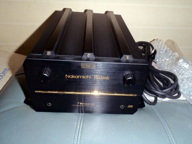 Nakamichiのcdチェンジャー カーオーディオの音響技術とrecaroと私 ｂｙオートフレンズ