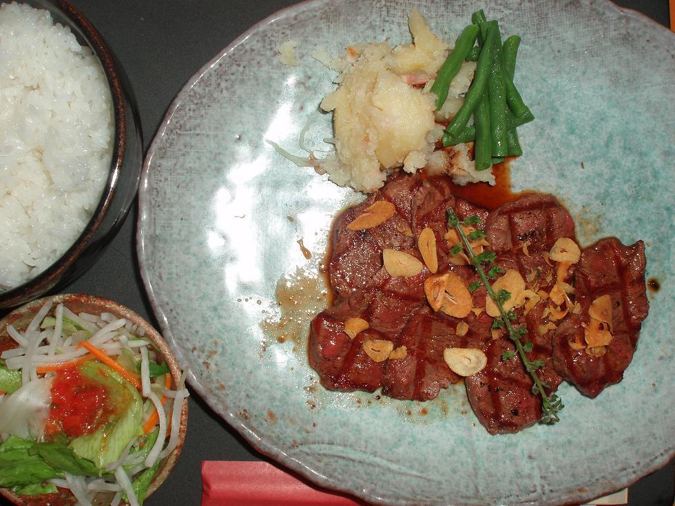 牛ヒレ肉薄切りガーリック風味(ランチ)