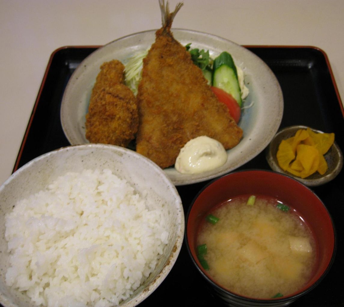 アジフライとメンチカツ定食