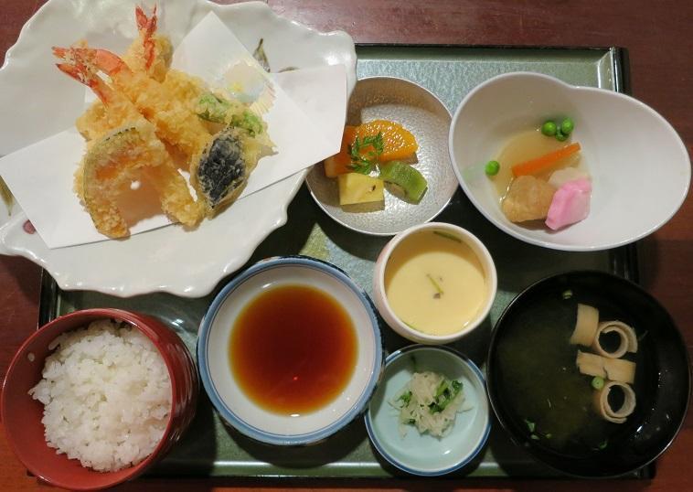煮物・茶碗蒸し・デザート付き