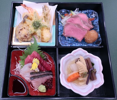 和食二段弁当(東北牧場)2200