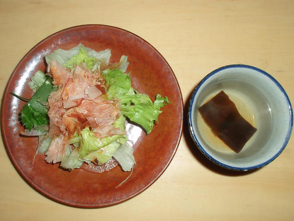 ミニサラダと瀬戸内産塩昆布茶