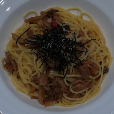 舞茸とベーコンの和風パスタ(本棚珈琲)750