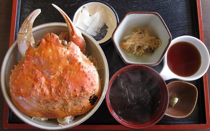 松葉ガニ丸ごと丼参千円