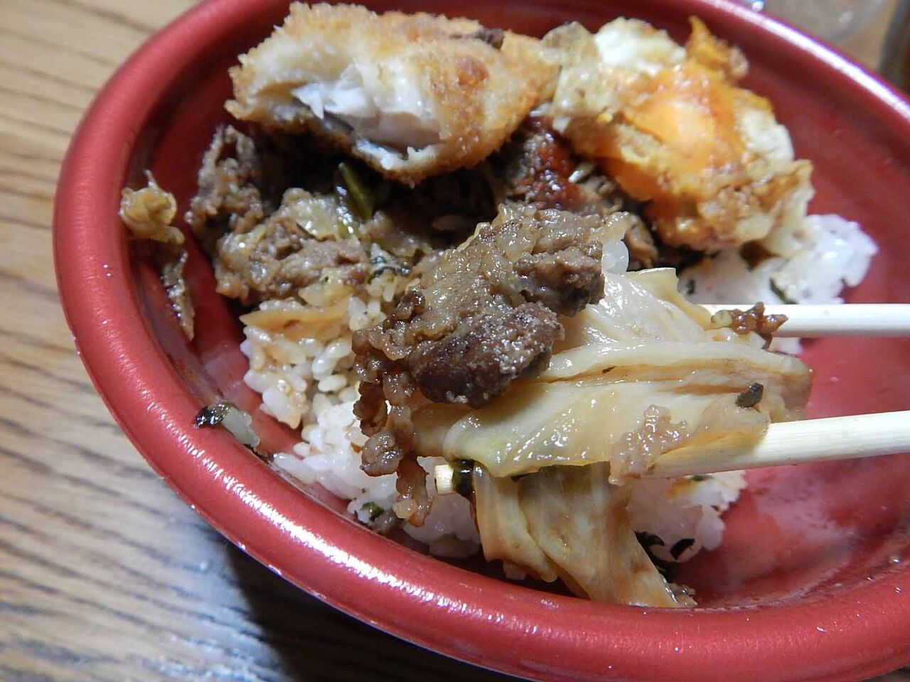 Hotto Motto で 牛キャベ丼 フライドエッグ 白身フライ 竹内用の鉄道と食欲日記 平成版