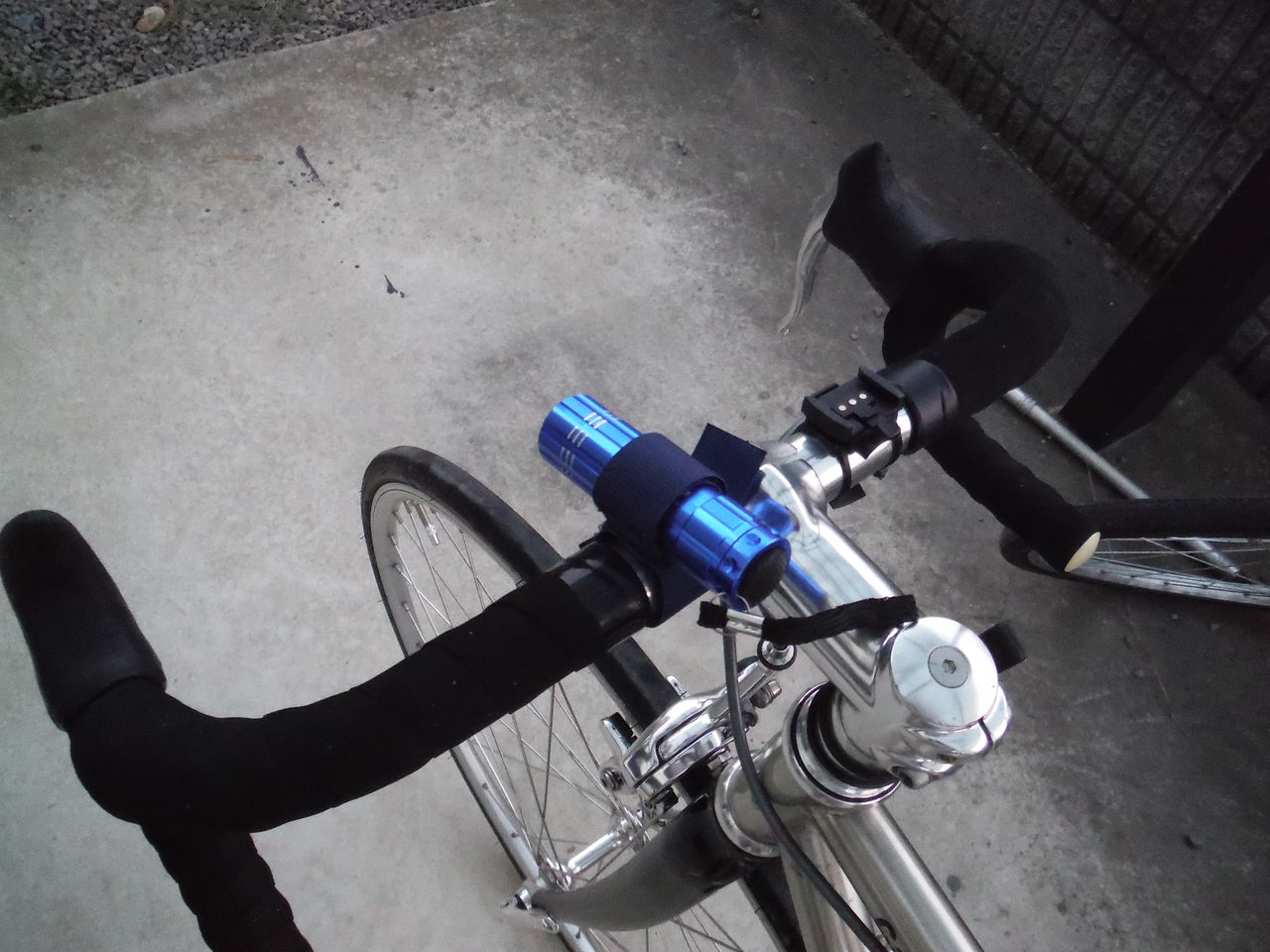 ハンドルに取り付け自転車ライト