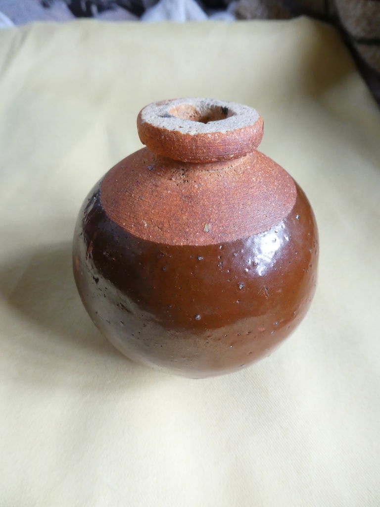 刻印・・・陶製手榴弾 : 波と風の音を聴きながら～