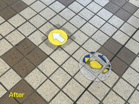 清瀬北口デッキの歩行サイン