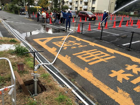 消火栓から繋いだスタンドパイプ