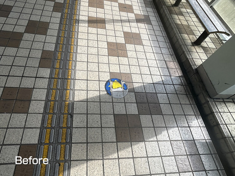 清瀬北口デッキの歩行サイン