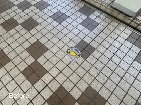 清瀬北口デッキの歩行サイン