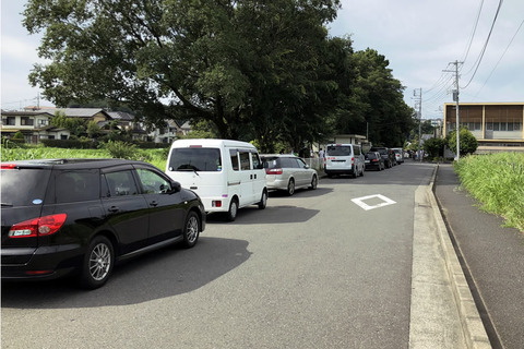 中里団地の路上駐車