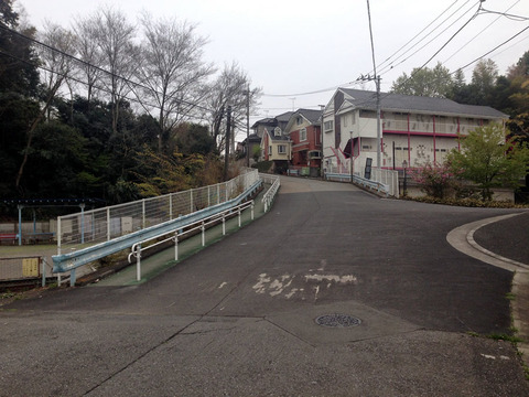 野塩団地西の急な坂