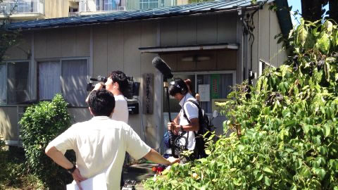 野塩団地での取材風景