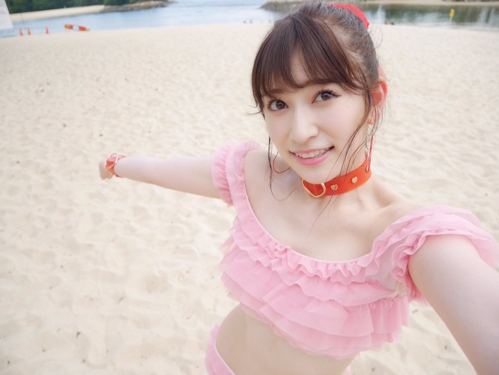 吉田朱里
