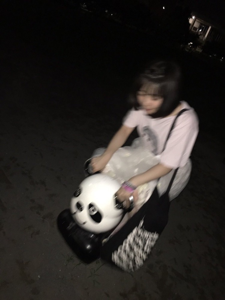 小山ひな