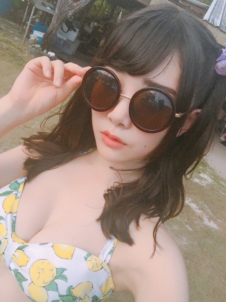 鶴見萌