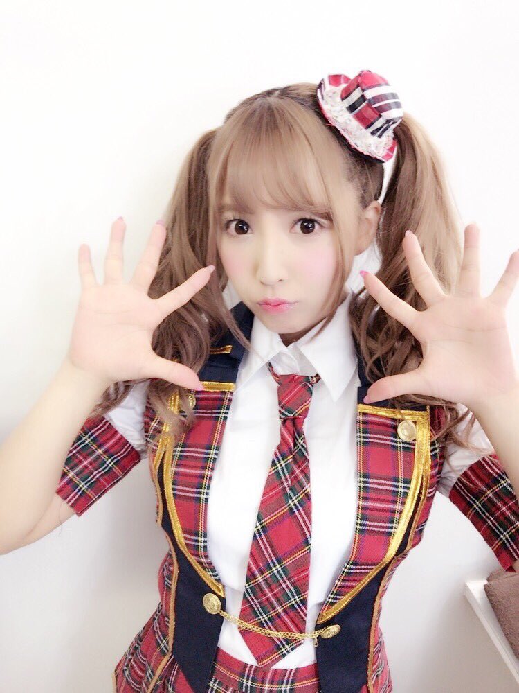 三上悠亜