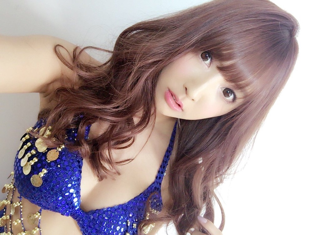 三上悠亜‏