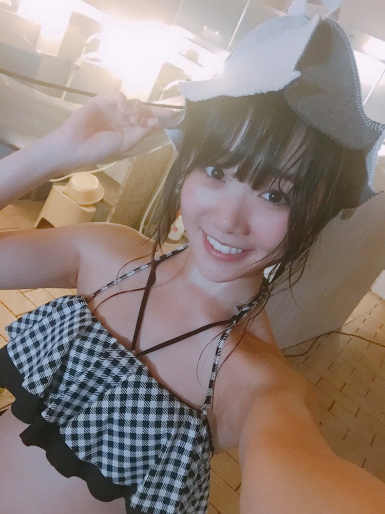 鶴見萌