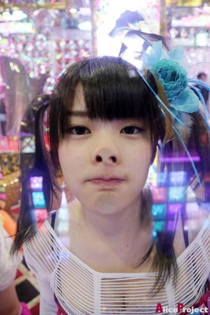 神谷えりな