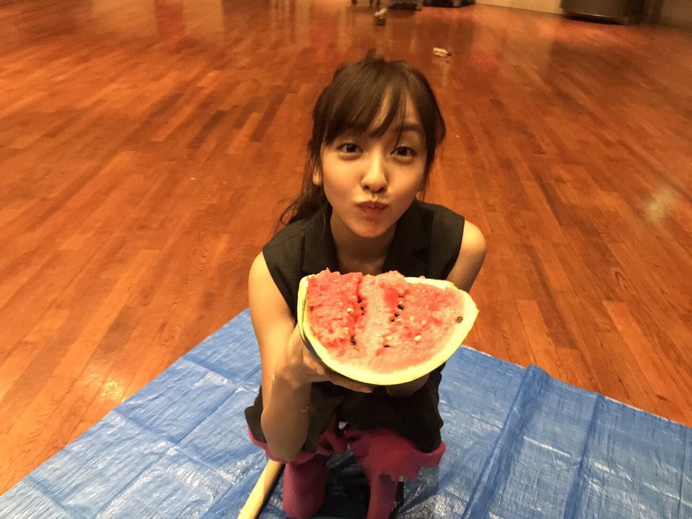 板野友美