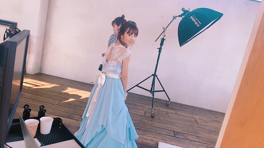 板野友美