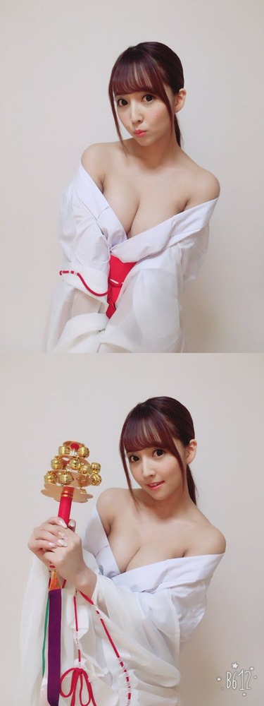 三上悠亜‏
