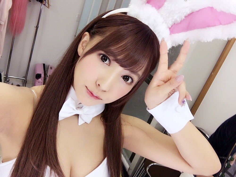 三上悠亜‏