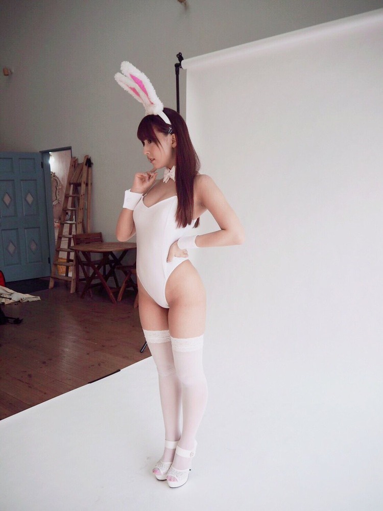 三上悠亜‏