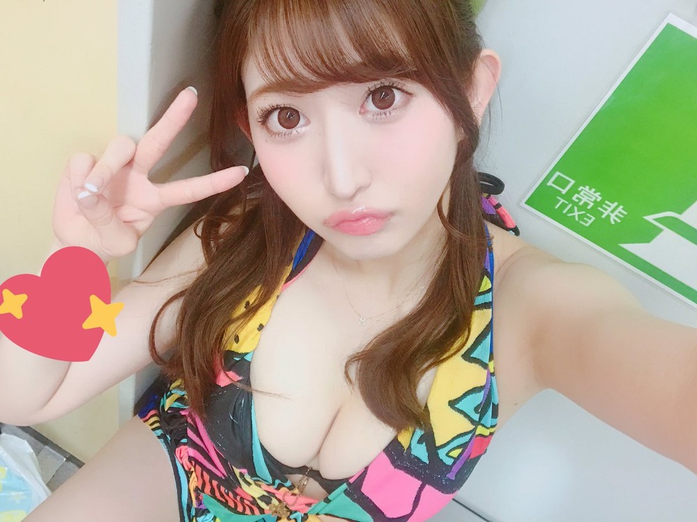 月城まゆ