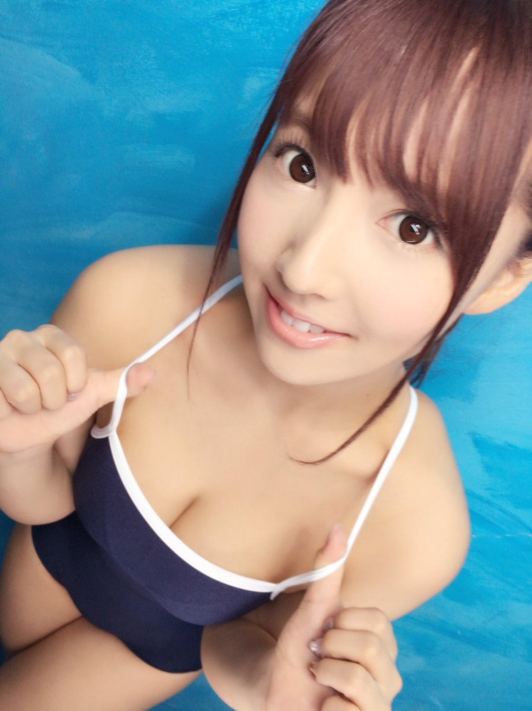三上悠亜‏