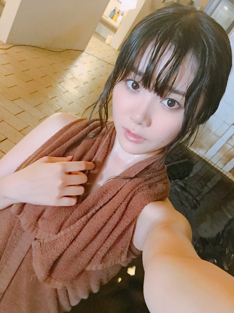 鶴見萌
