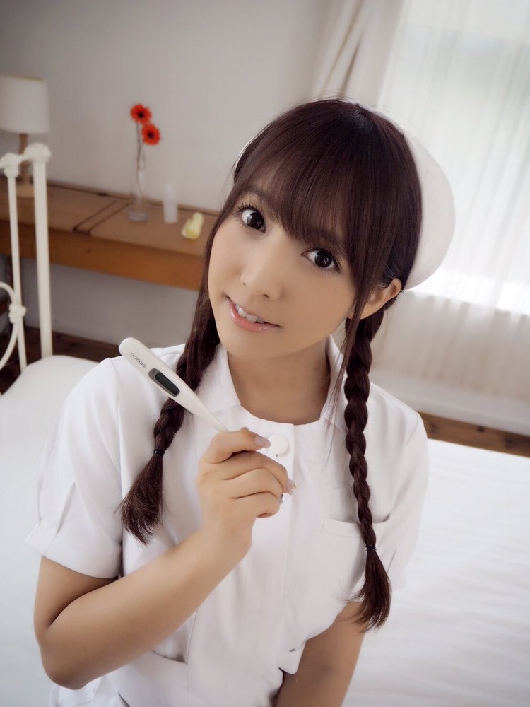 三上悠亜‏