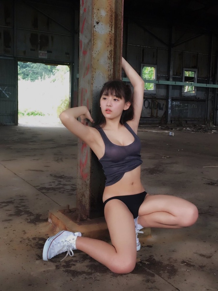 浅川梨奈