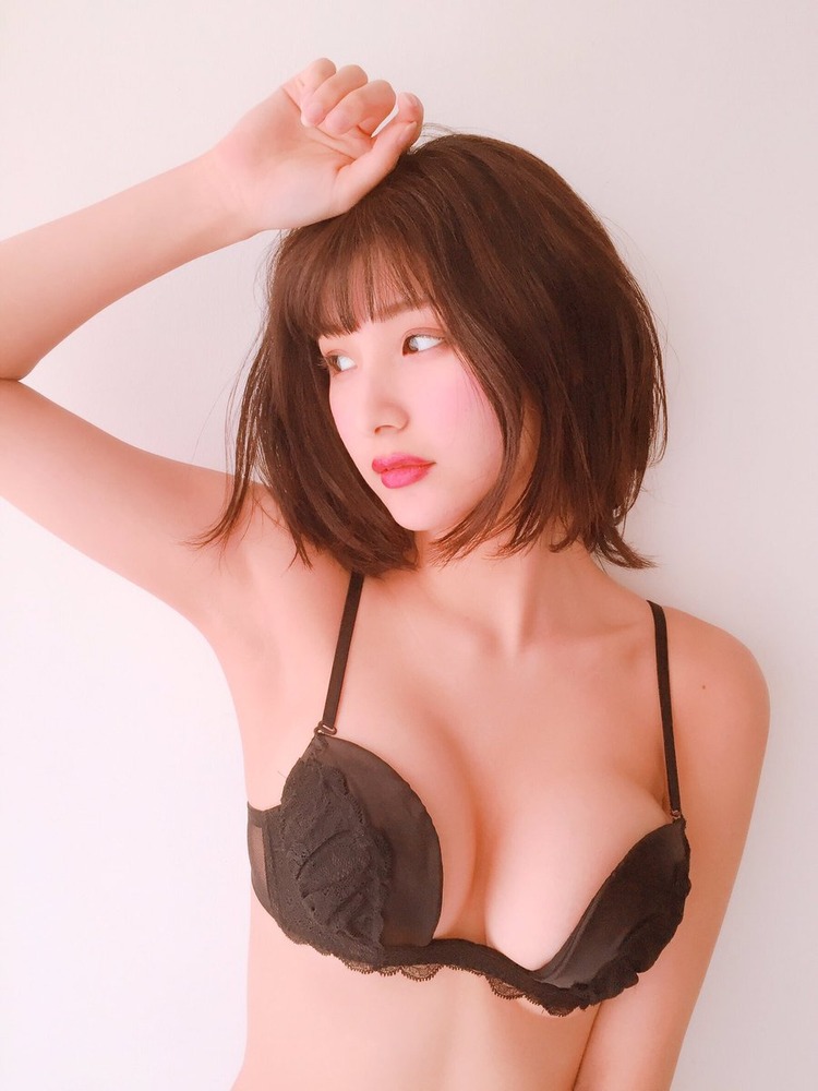 彩川ひなの