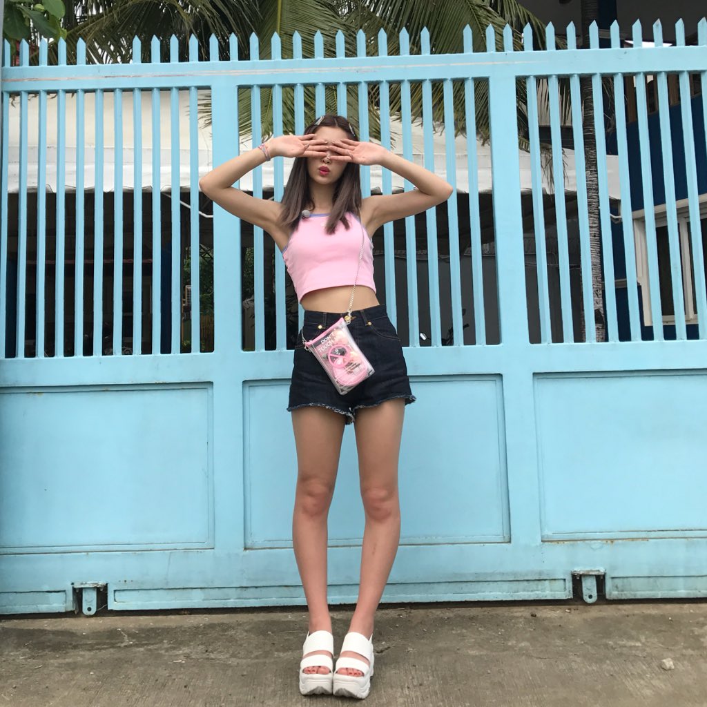 藤田ニコル