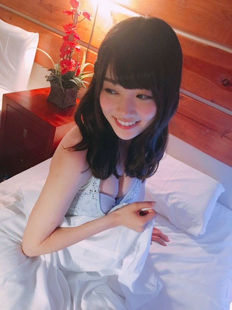 鶴見萌
