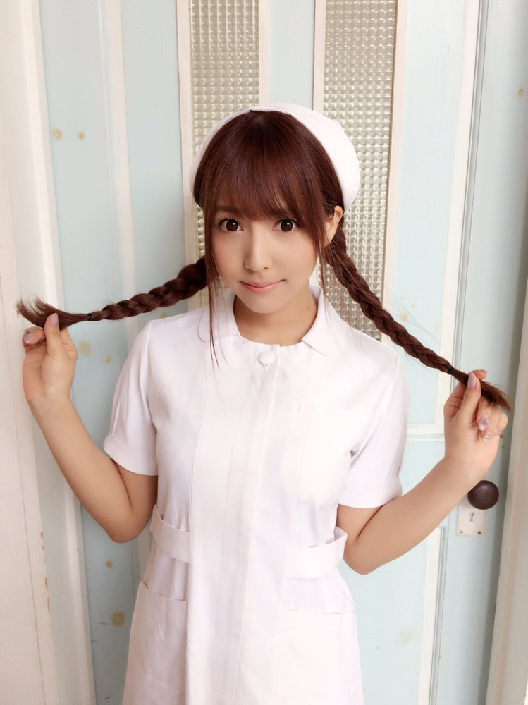 三上悠亜‏