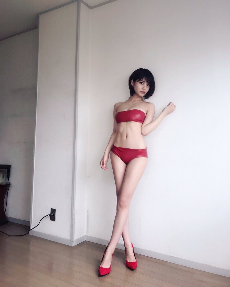 岸明日香