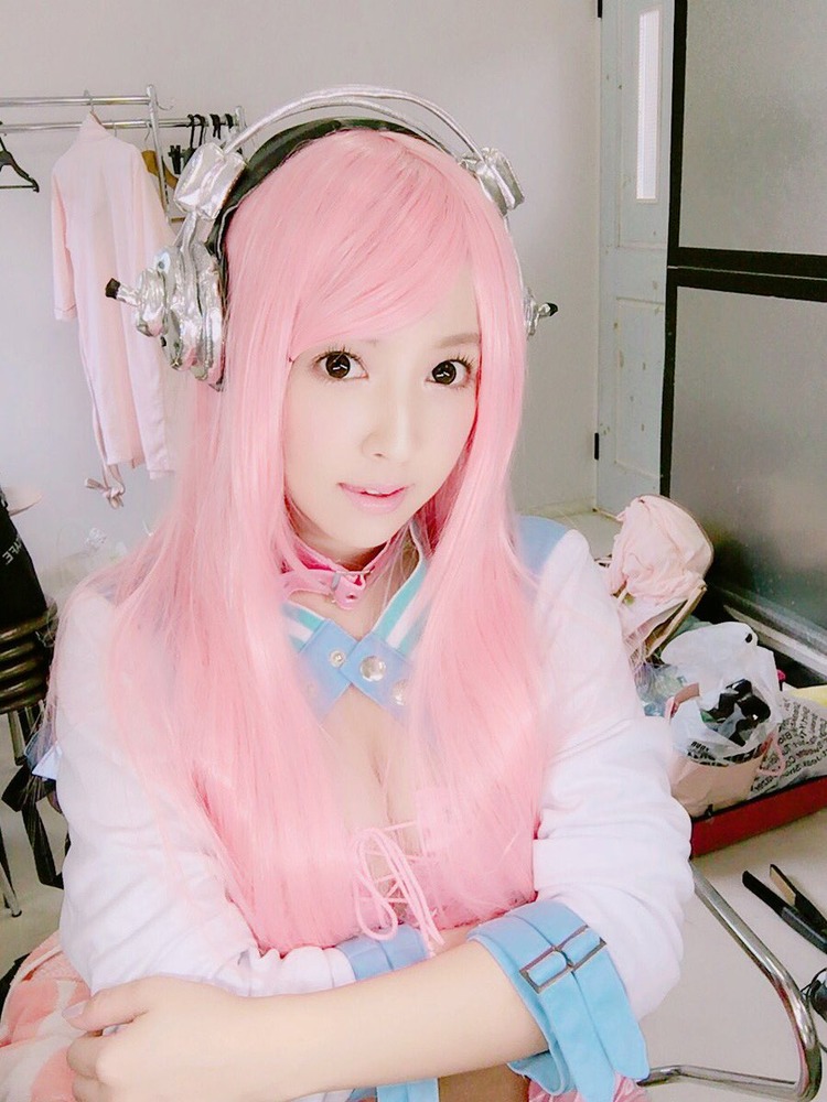 三上悠亜‏