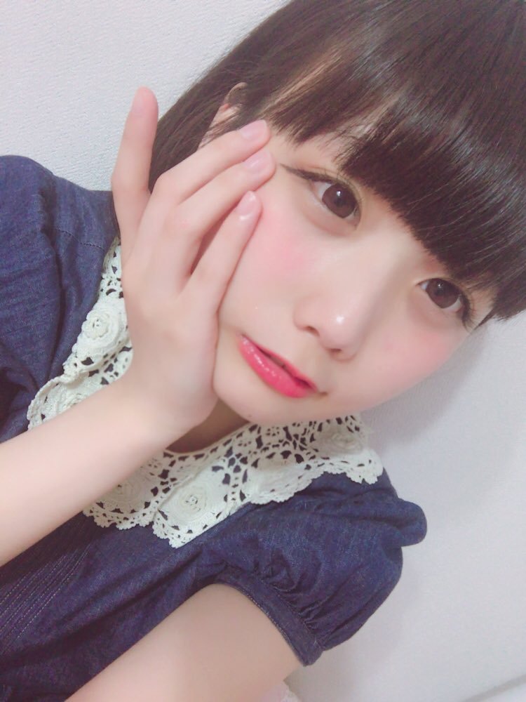 小山ひな