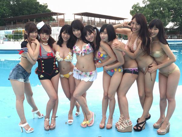 人気グラドル２５人集結　夏恒例イベント