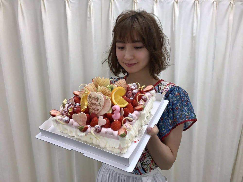 篠田麻里子